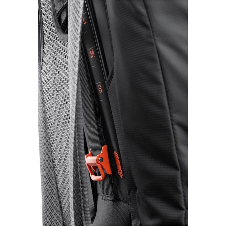 Deuter Futura Air Trek 60+10 Herr Black-Graphite - NatureLife