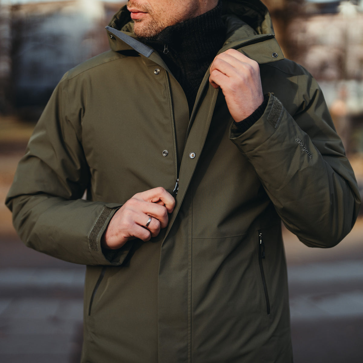 Bergans Urban Insulated Shell Coat Men Dark Green Mud