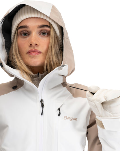 Bergans Oppdal Insulated Shell Jacket Women Arctic White/Sandstone